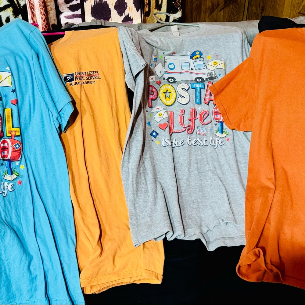 Postal Life Women's Graphic Tee - Gray